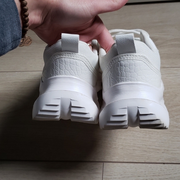 Missguided ugly sneakers.  Size 8 - Picture 3 of 4